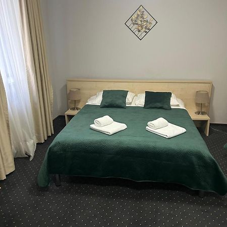 Hotel Pacific Timisoara Bagian luar foto