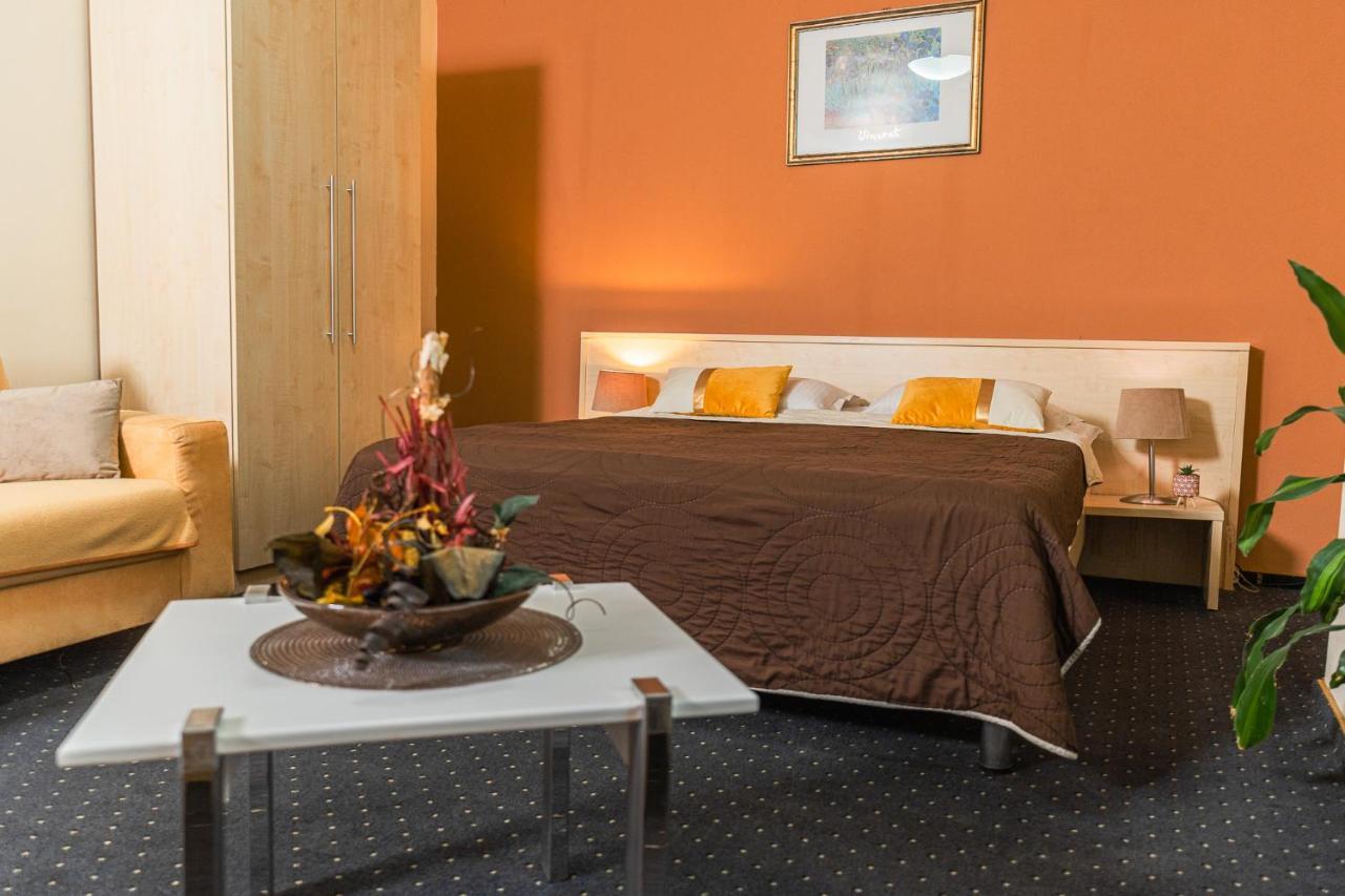 Hotel Pacific Timisoara Bagian luar foto