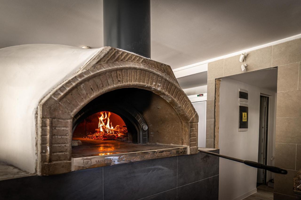 Hotel Pacific Timisoara Bagian luar foto
