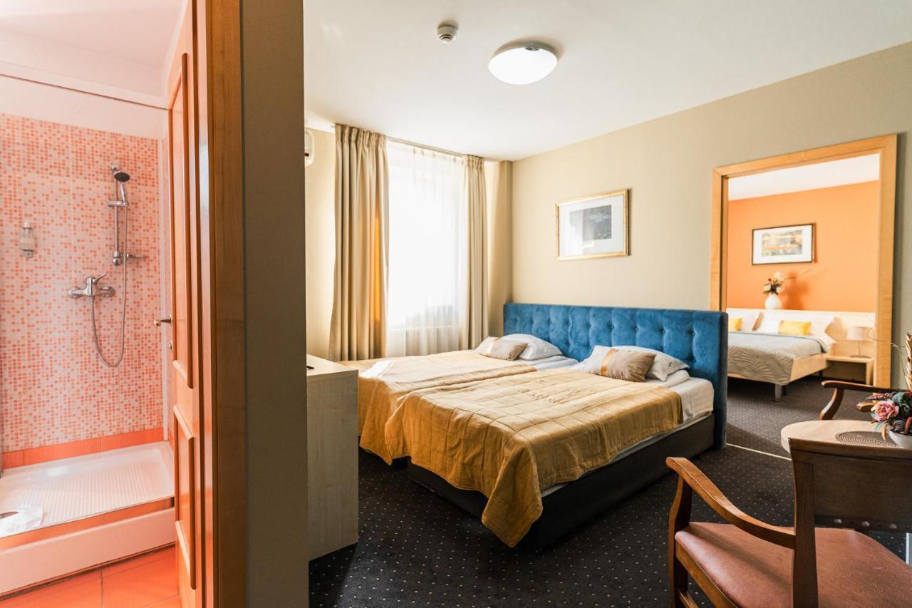 Hotel Pacific Timisoara Bagian luar foto