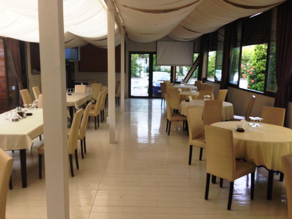 Hotel Pacific Timisoara Bagian luar foto